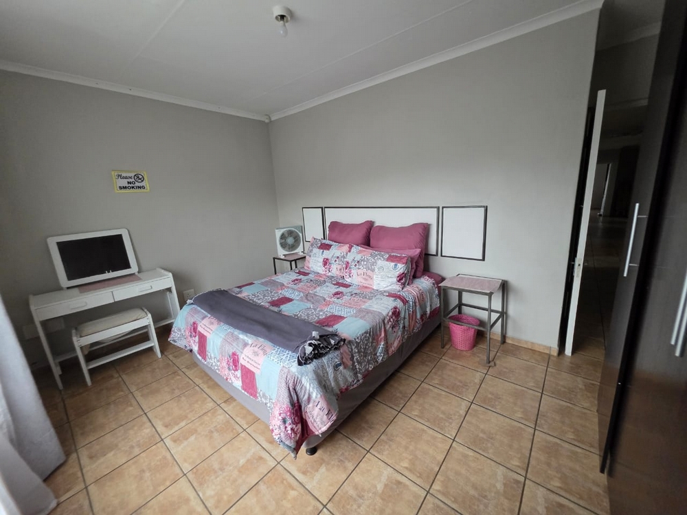 Beaumont Holiday Home